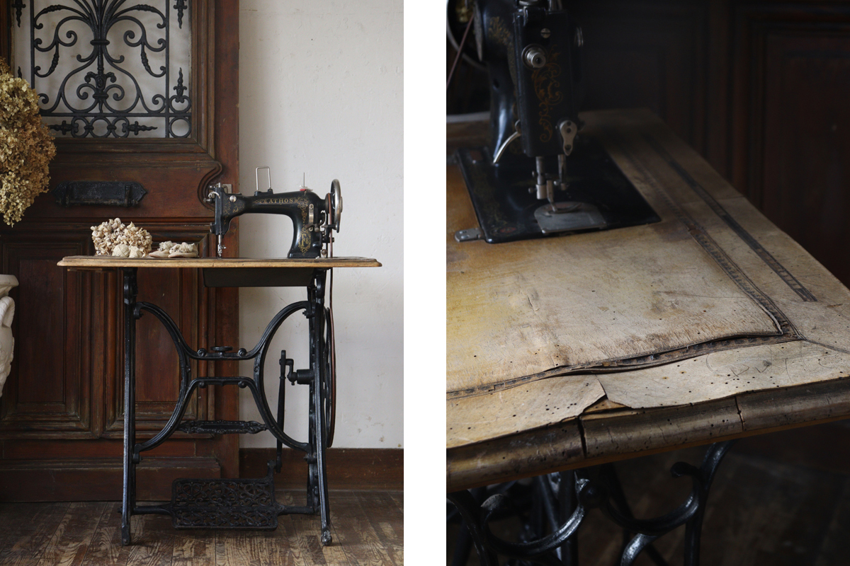 古いシンガー足踏みミシン 天板にはがれあり インテリア